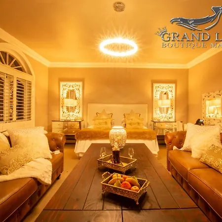 Grand Lux Boutique Manor-2